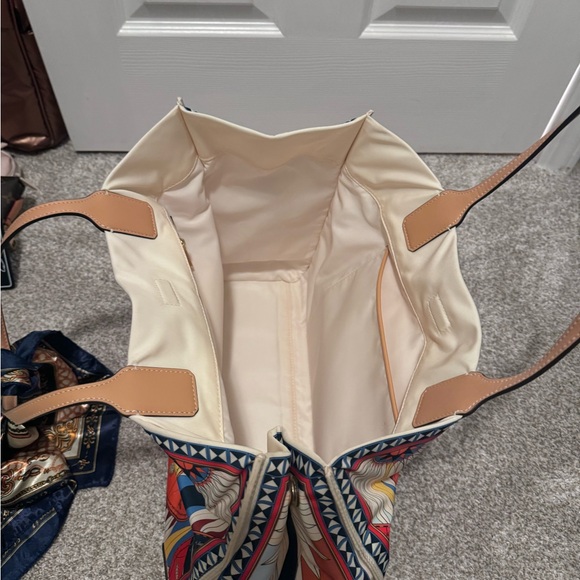 Tory Burch Ella tote - compass design pristine condition - Picture 4 of 6